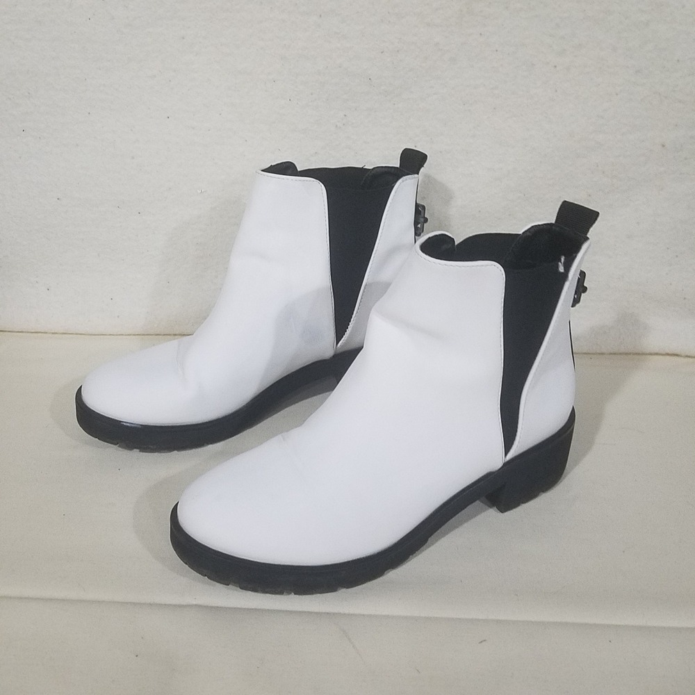 Givana Women's 10 White Chelsea Boots Side Elastic Buckle Lug Sole Ankle Booties